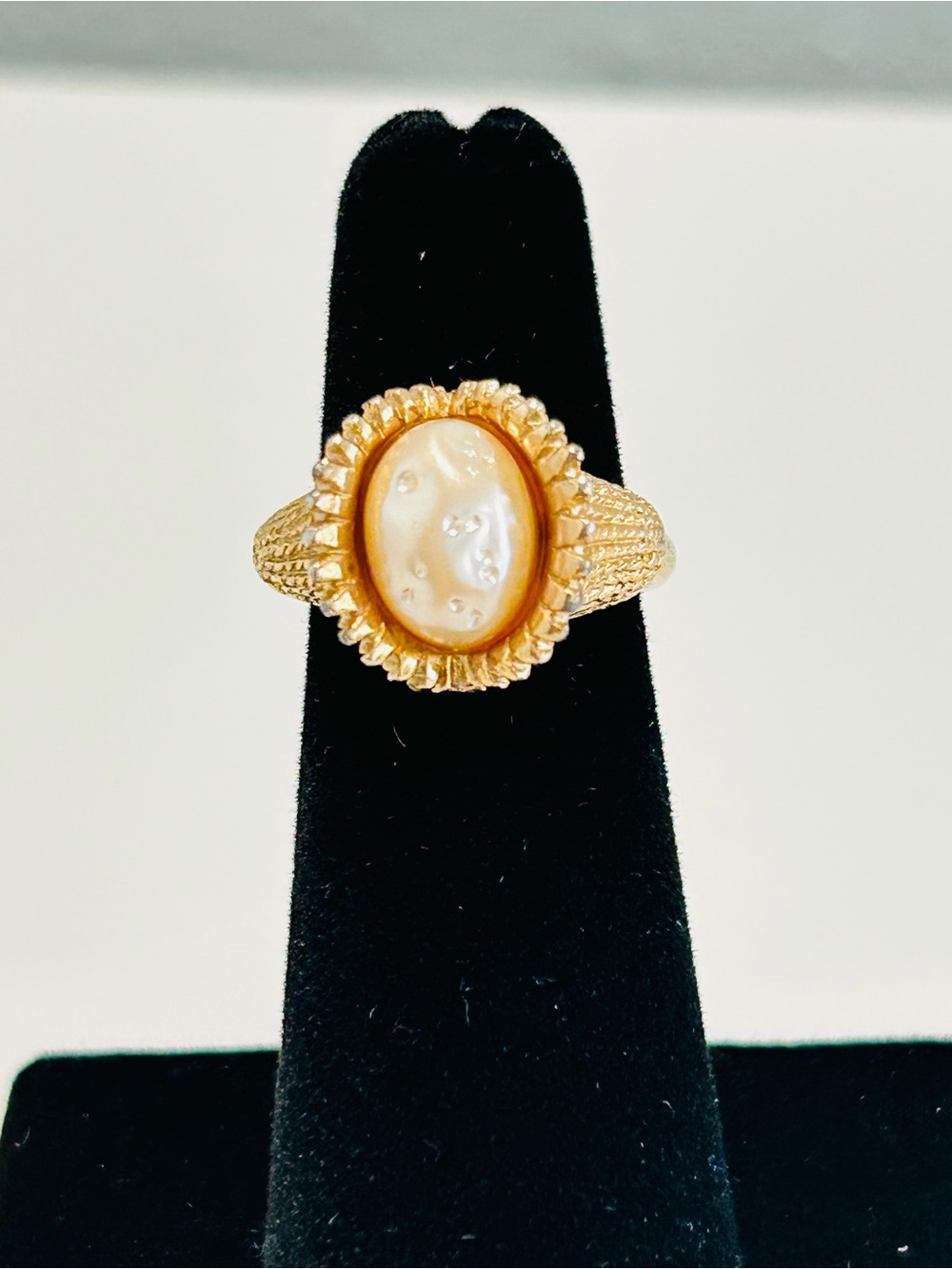 Vintage Sarah Coventry Faux Pearl Ring Signed Fashion Parade Collection Goldtone